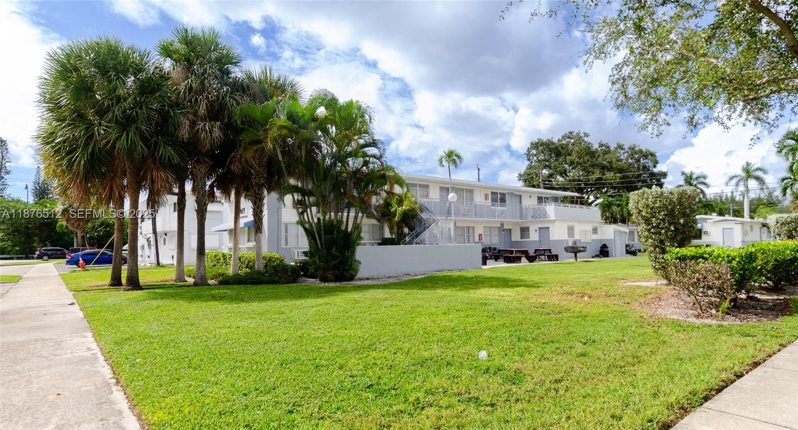 Photo - 1605 NE 126th St Unidad 502