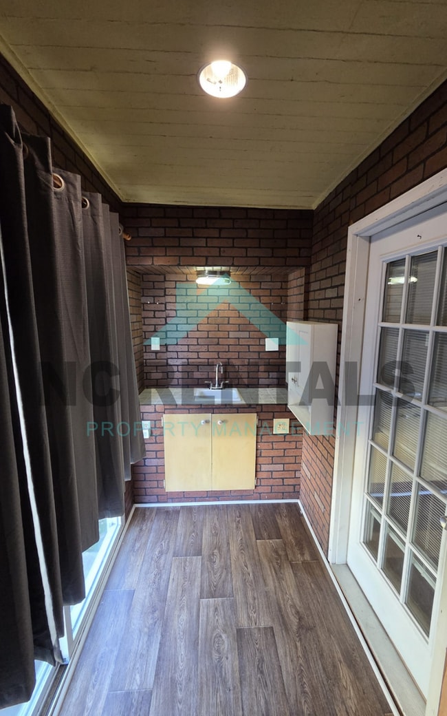 Photo - 3716 Dawson Ave