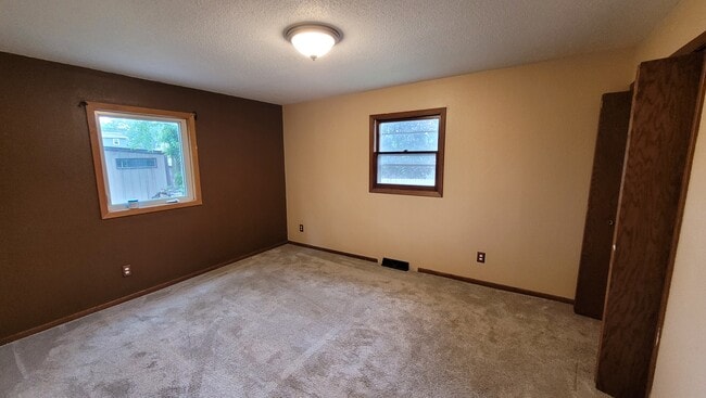 Photo - 209 5th Ave N