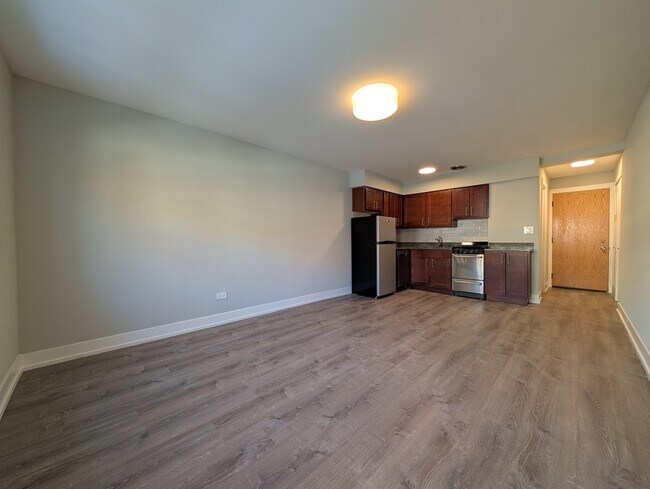 Photo - 456 W Barry Ave