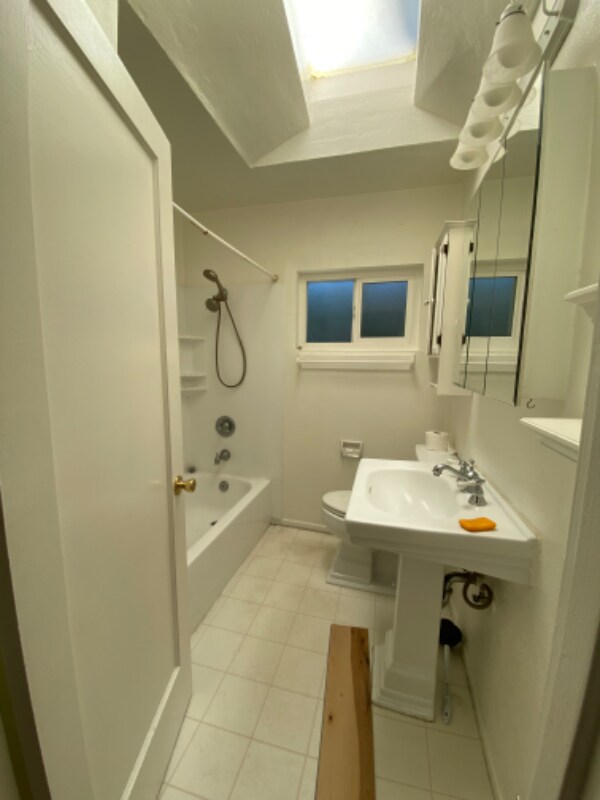 2403 Meadowbrook Rd Apartment For Rent in Sacramento, CA