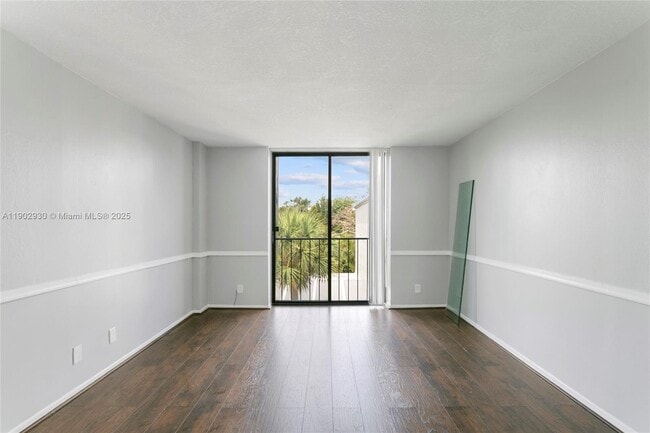 Photo - 501 SW 11th Pl Unit 413