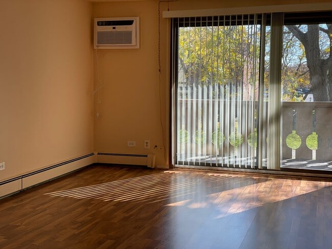 Building Photo - 17 Parkside Ct Unit 8 Rental