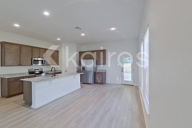 Photo - 104 Hendrix Rd