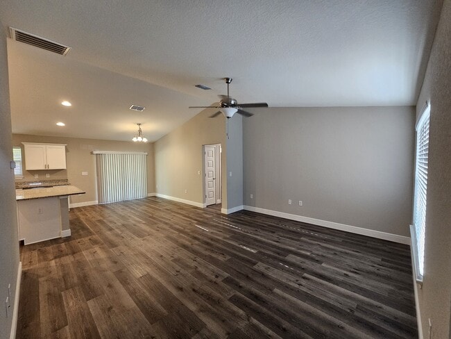 Photo - 16 Larch Course Terrace