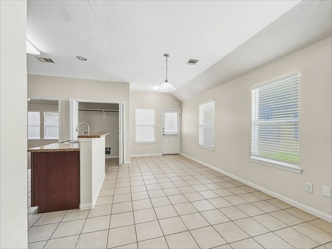 Photo - 5907 Deep S Dr
