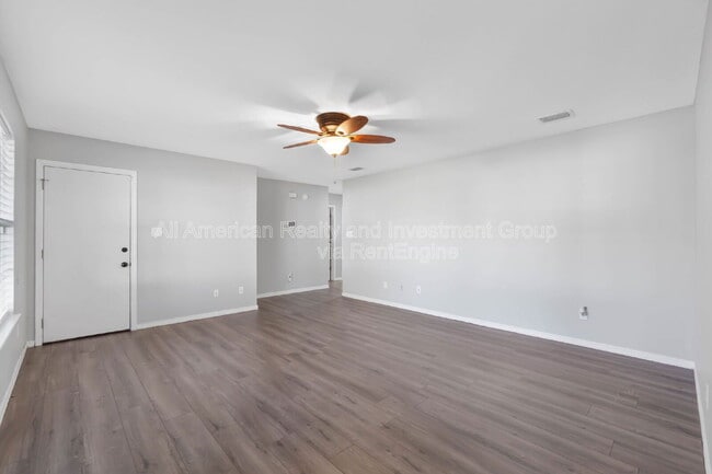 Photo - 908 Emily Cir