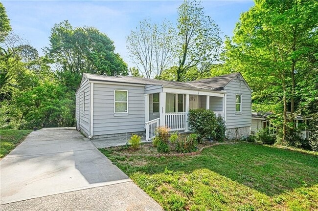 Photo - 360 Betsy Ave SW