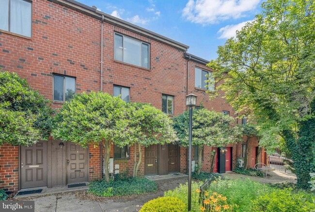 Photo - 815 LeCount St Townhome