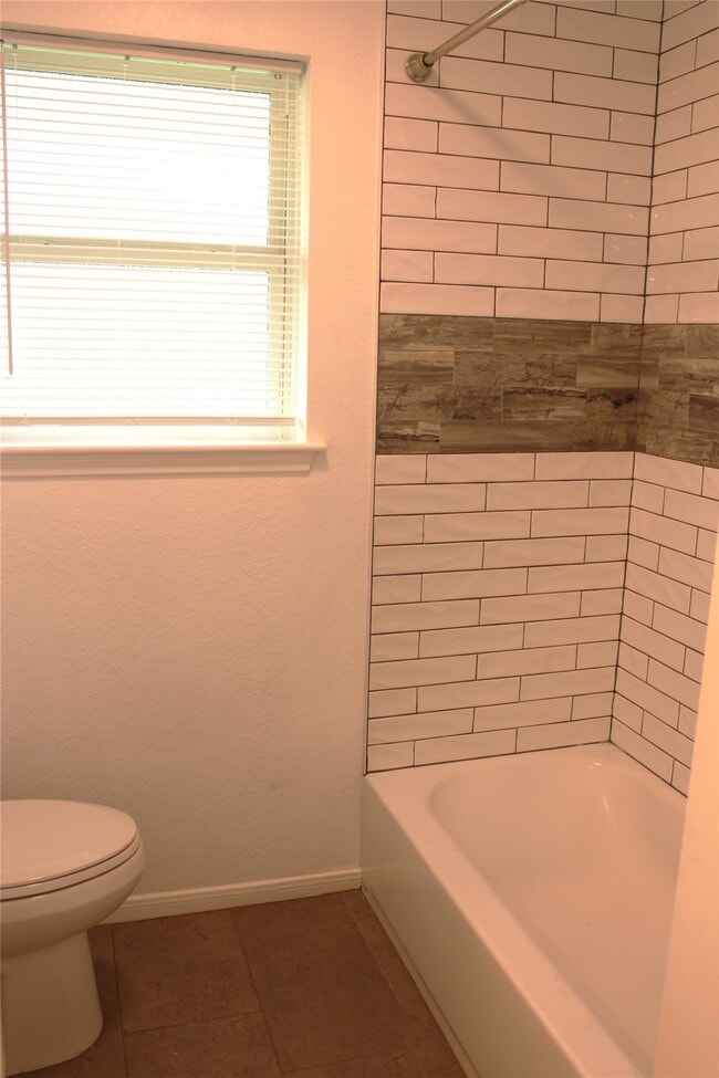 Photo - 1802 Sleepy Creek Way