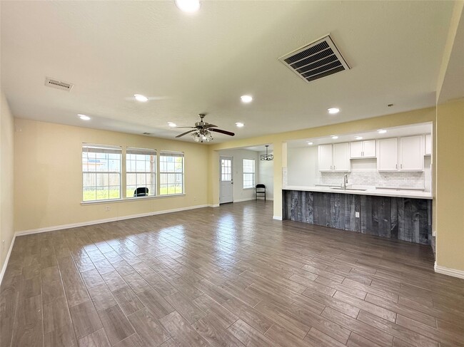 910 Staffordale Manor Ln