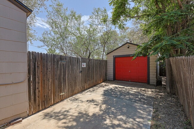 Photo - Charming 2 Bedroom Home with Character & Convenient Amenities