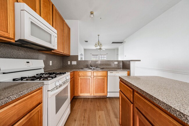 Photo - 6162 Settlers Lake Cir E