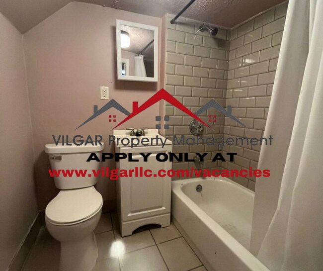 Photo - 4842 Northcote Ave Unidad Upper