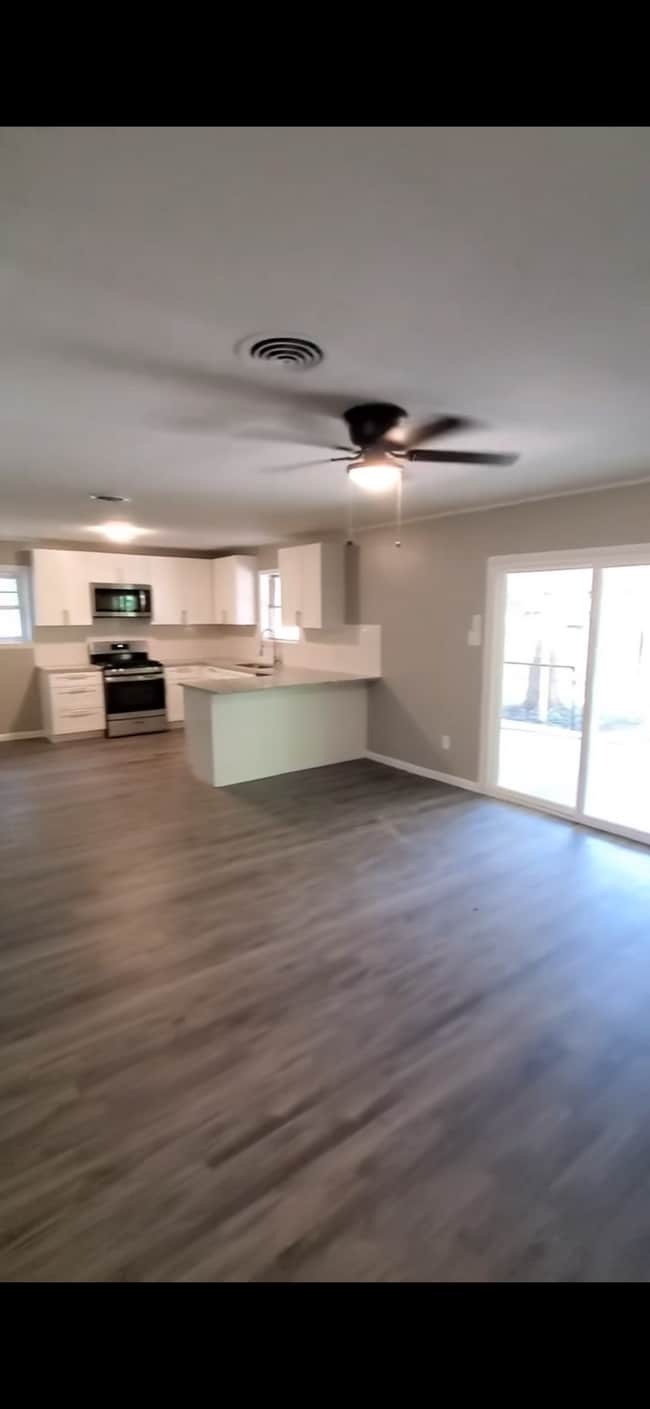 Photo - 220 Fairmont Ave