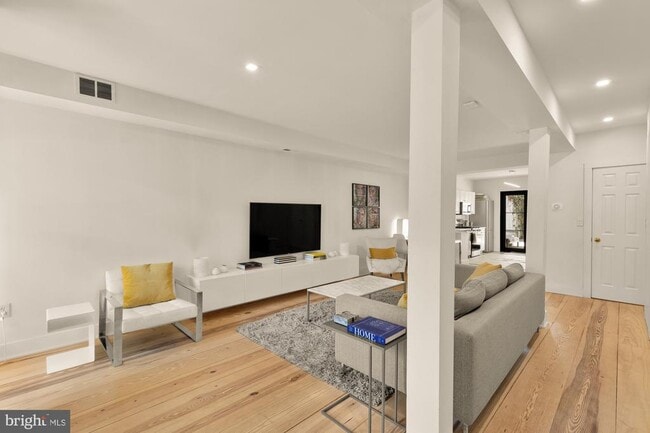 Photo - 1608 5th St NW