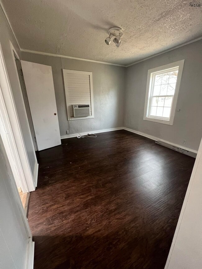 Photo - 103 N Hawthorne Ave