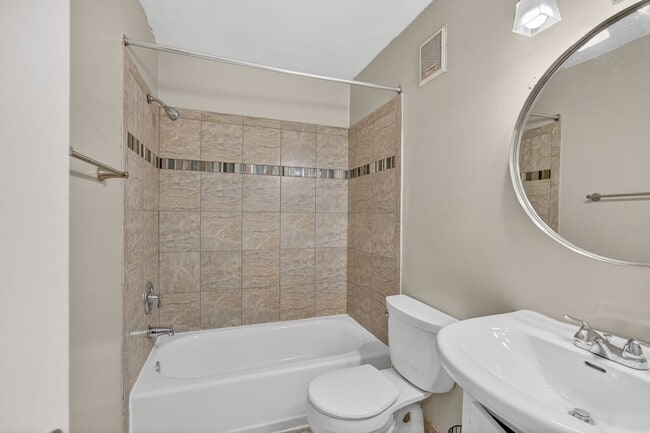 Photo - 15 Pickering Ct