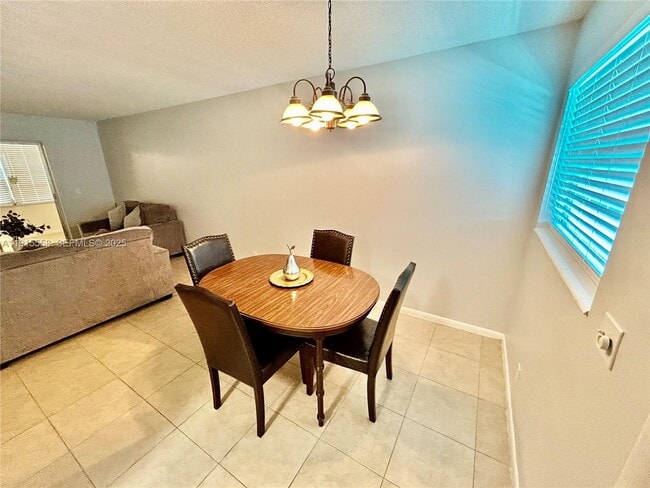 Photo - 2213 NE 1st Ct Unit 203