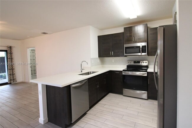 Photo - 561 NE 6th Pl