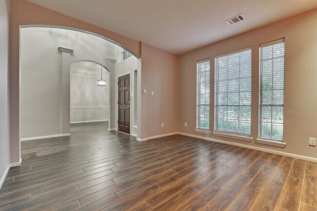 Photo - 1618 Calmar Dr