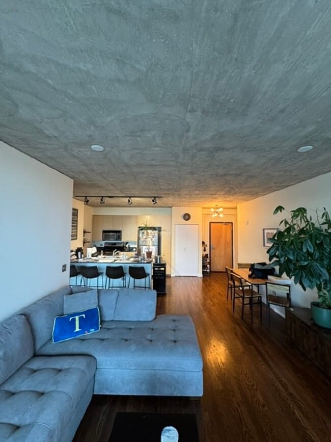 Building Photo - 1845 S Michigan Ave Unit #  01609