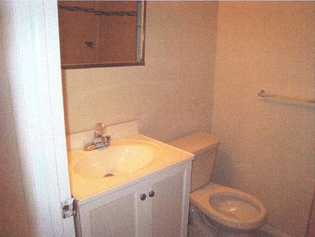 First floor unit Bathroom - Castle Oaks