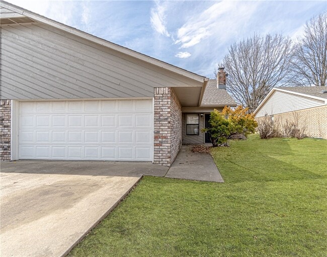 Building Photo - 606 N 36th St