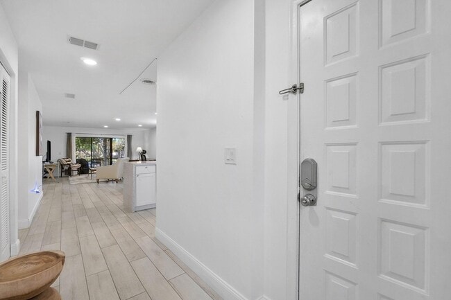 Photo - 8436 Cypress Ln Unit 7H
