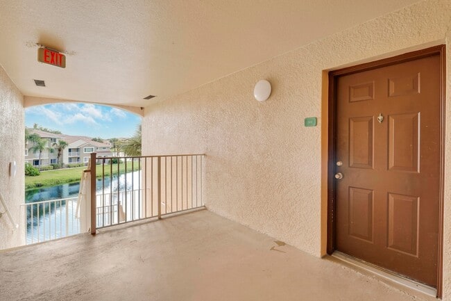 Photo - 141 SW Palm Dr Unit 306