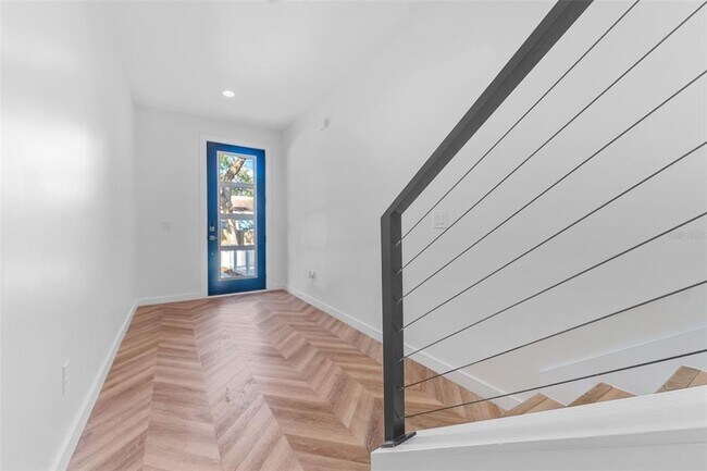 Photo - 102 W Adalee St