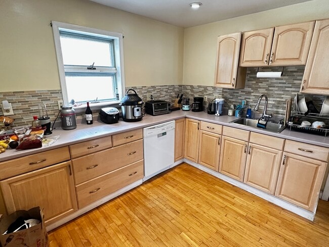 Photo - 60 Raymond St Unit #1