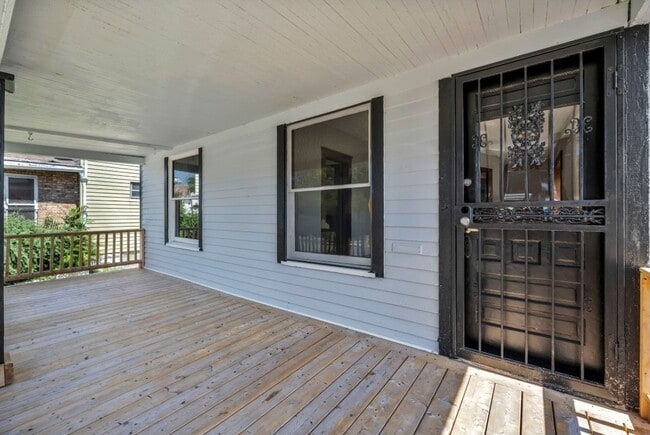 Photo - 1261 E 123rd St