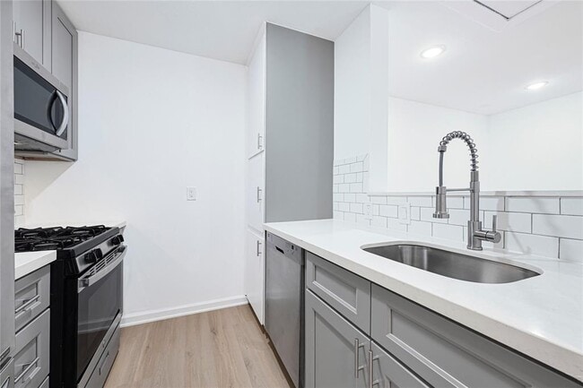 Photo - 5718 Eskridge St Apartment Unit 9