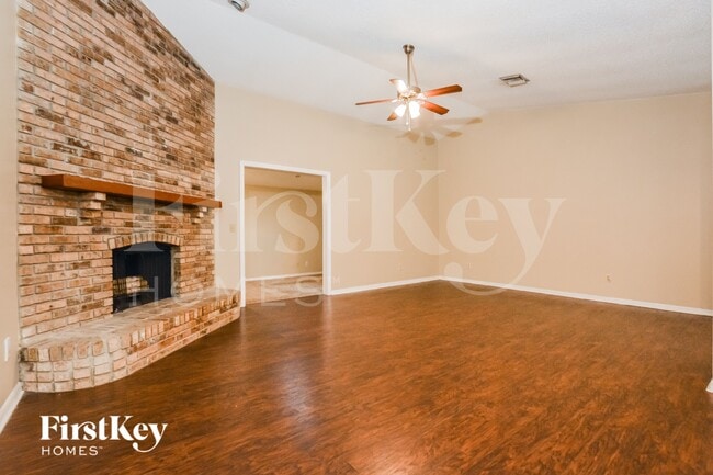 Photo - 520 Whispering Oak Ln