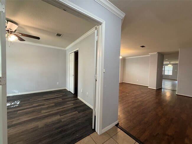 Photo - 8023 Clover Leaf Dr