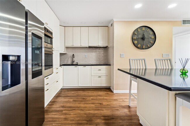 Building Photo - 600 Three Islands Boulevard Unit 604