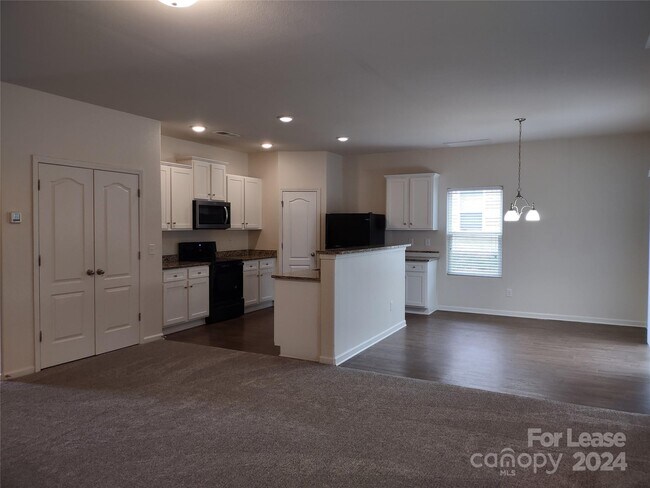 Photo - 6126 Purbeck Way