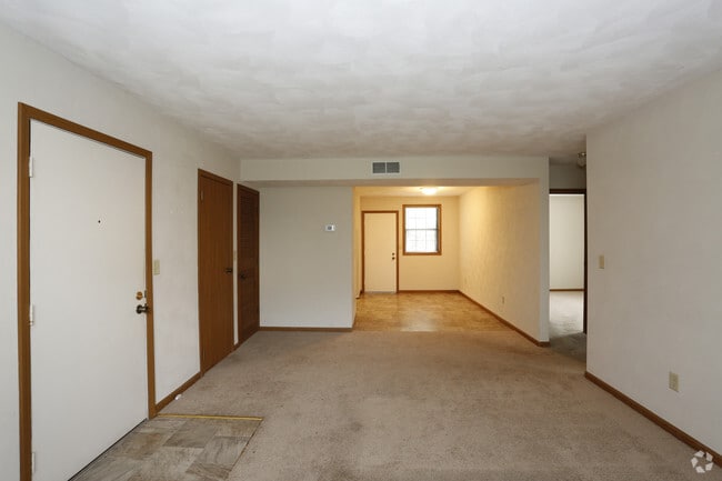 2BR, 1BA - 950SF - Living Room