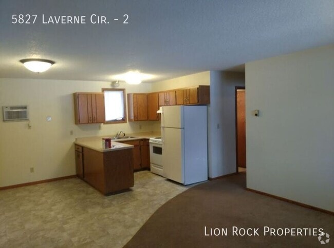 Building Photo - 5827 Laverne Cir N Unit 2 Rental