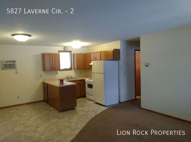Photo - 5827 Laverne Cir N Apartment Unit 2