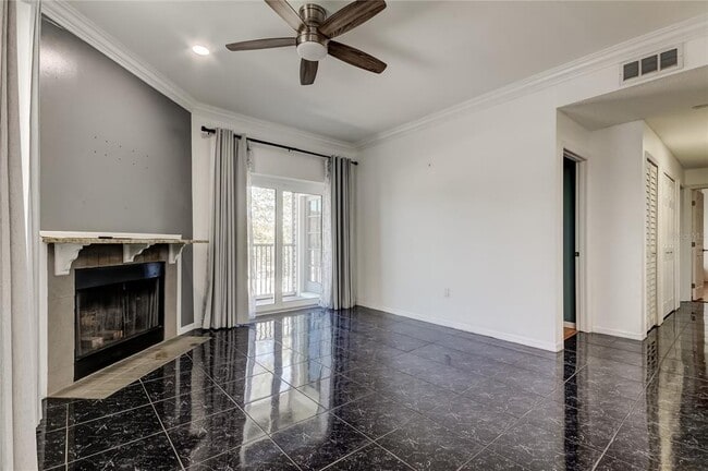 Photo - 8350 Savannah Trace Cir Unidad 204