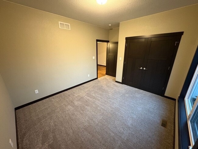 Photo - PRICE REDUCED!!! 4 bed / 3 bath Twinhome for Rent!