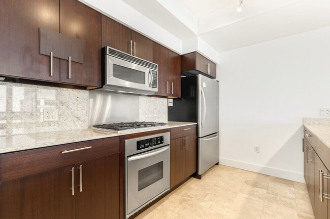 Photo - 650 Bellevue Way NE Unidad 3506