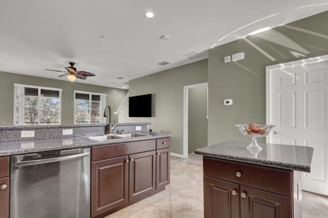 Photo - 136 Regions Way