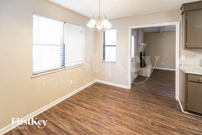 Photo - 111 Boone Dr