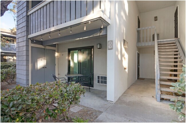 Building Photo - 2 Bedroom Dana Point Condo! Unit 25