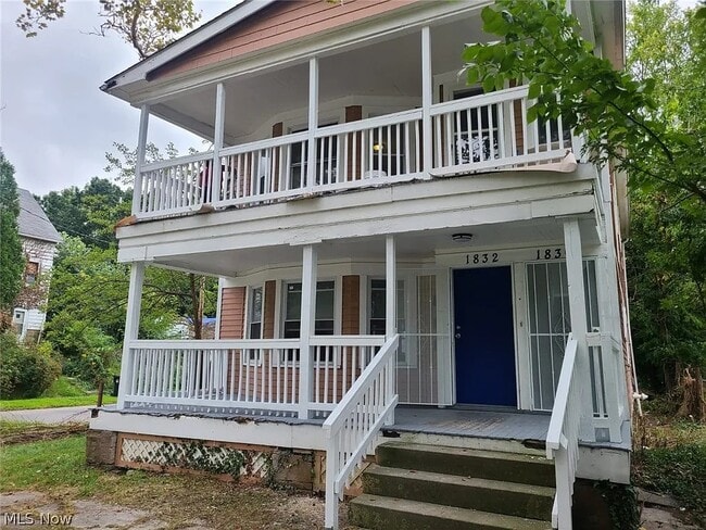 Building Photo - 1830 Mannering Rd Unit 2