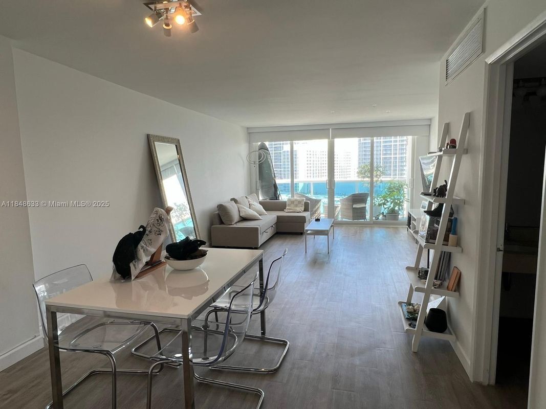 Photo - 6770 Indian Creek Dr