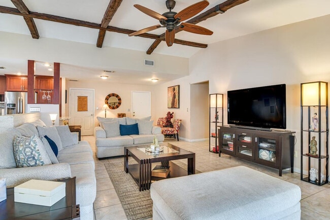 Building Photo - 2843 Meadow Wood Dr Unit ID1386056P